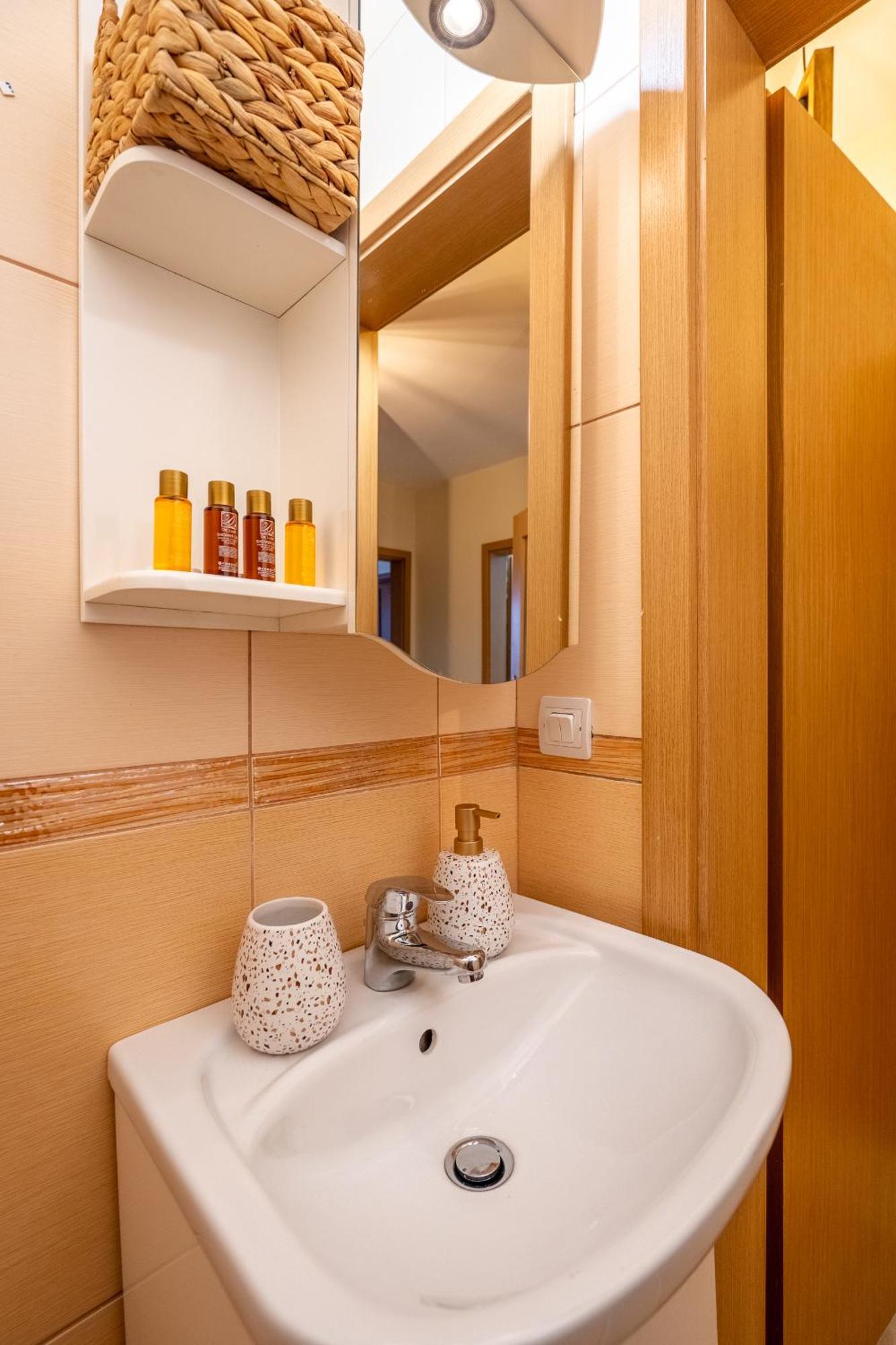 Premium Comfy 2Bdr Apt - Free Parking - Fast Wi-Fi Sofia Exterior photo